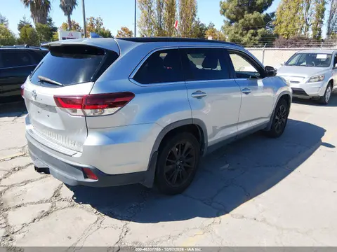 2019 Toyota Highlander Se VIN 5TDJZRFH2KS613295 фото 4