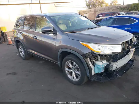 5TDKKRFH1ES027121 — 2014 Toyota Highlander XLE V6, Передняя часть (Front End), фото до ремонта