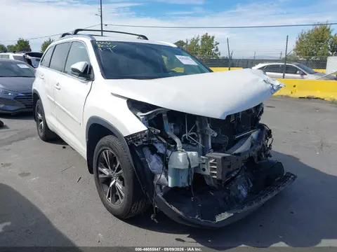 5TDJKRFH4GS343112 — 2016 Toyota Highlander XLE V6, Передняя часть (Front End), фото до ремонта
