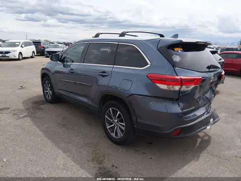 2017 Toyota Highlander Xle VIN 5TDKZRFH1HS525495 фото 3