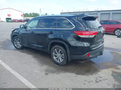 2018 Toyota Highlander Xle VIN 5TDJZRFH8JS529481 фото 3