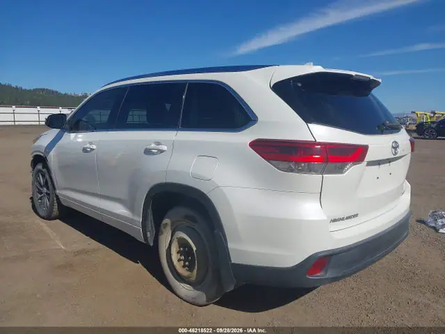 2018 Toyota Highlander Xle VIN 5TDJZRFHXJS536867 фото 3