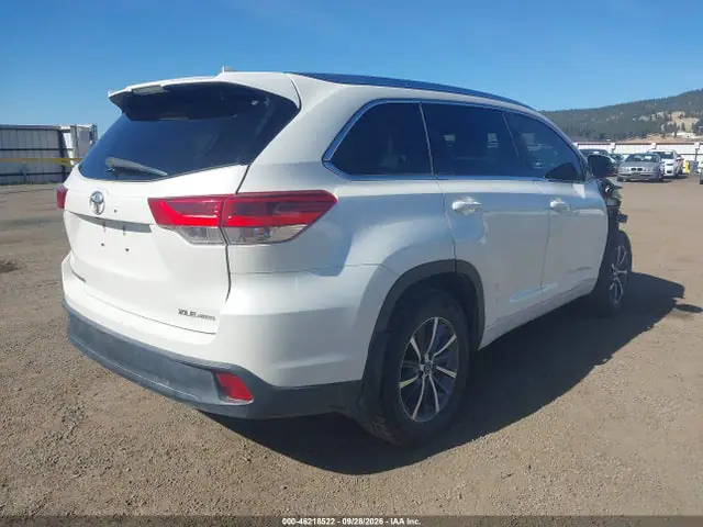 2018 Toyota Highlander Xle VIN 5TDJZRFHXJS536867 фото 4