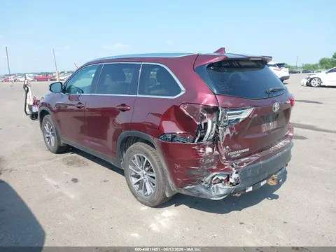 2019 Toyota Highlander Xle VIN 5TDJZRFH7KS702988 фото 3