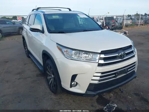 5TDJZRFH7KS608657 — 2019 Toyota Highlander XLE, Левый бок (Left Side), фото до ремонта
