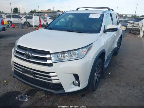 2019 Toyota Highlander Xle VIN 5TDJZRFH7KS608657 фото 2