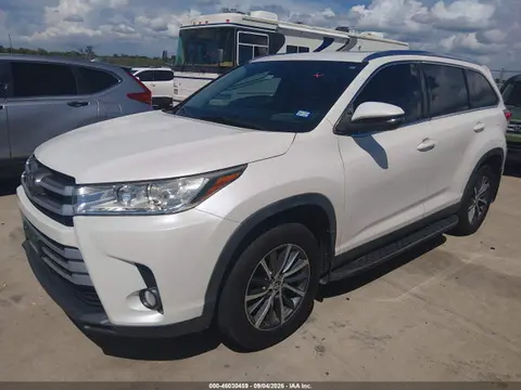2019 Toyota Highlander Xle VIN 5TDKZRFH9KS561166 фото 2