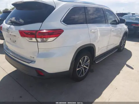 2019 Toyota Highlander Xle VIN 5TDKZRFH9KS561166 фото 4