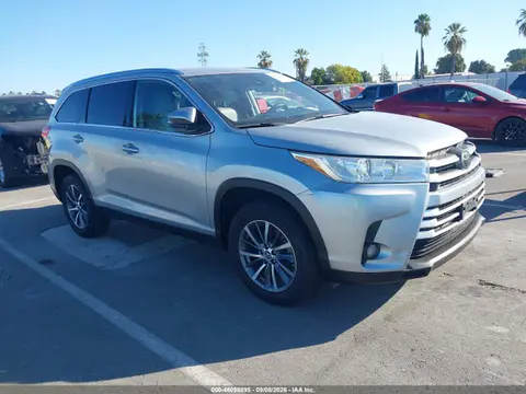 5TDKZRFH1KS573554 — 2019 Toyota Highlander XLE, Левый бок (Left Side), фото до ремонта