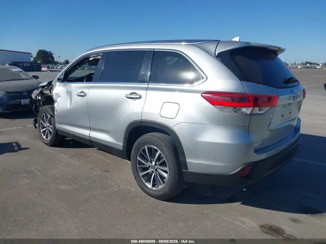 2019 Toyota Highlander Xle VIN 5TDKZRFH1KS573554 фото 3