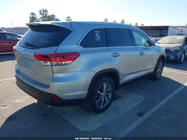 2019 Toyota Highlander Xle VIN 5TDKZRFH1KS573554 фото 4