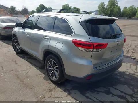 2019 Toyota Highlander Xle VIN 5TDKZRFH2KS555208 фото 3