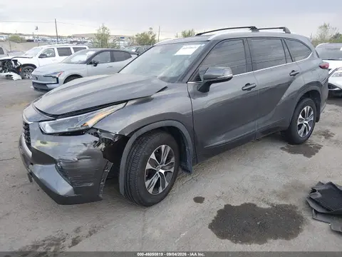 2022 Toyota Highlander Xle VIN 5TDGZRBH2NS220613 фото 2