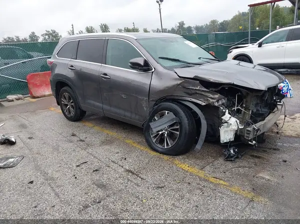 5TDJKRFH7GS310489 — 2016 Toyota Highlander, Передняя часть (Front End), фото до ремонта