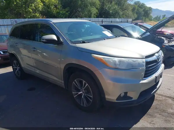 5TDJKRFH8GS266678 — 2016 Toyota Highlander, Задняя часть (Rear), фото до ремонта