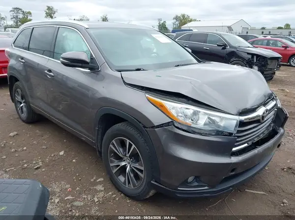 5TDJKRFH3GS314507 — 2016 Toyota Highlander, Передняя часть (Front End), фото до ремонта