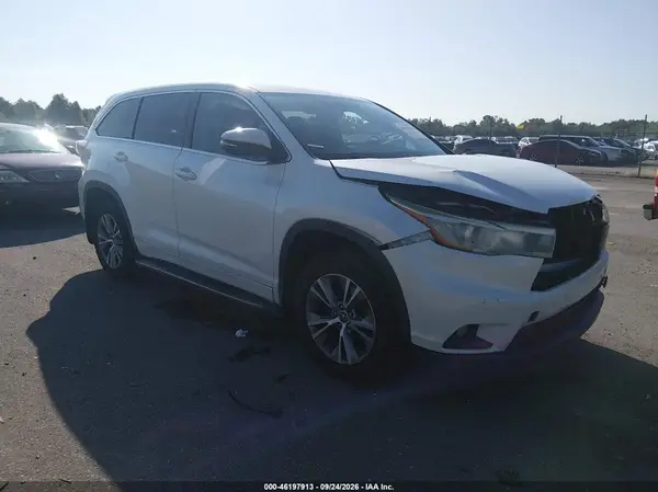 5TDZKRFH8GS149511 — 2016 Toyota Highlander, Передняя часть (Front End), фото до ремонта