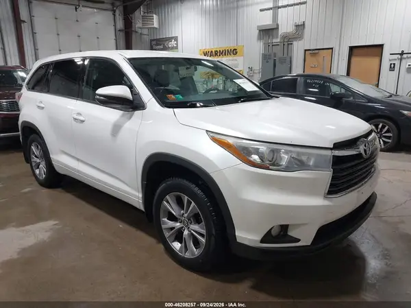 5TDBKRFH9GS315794 — 2016 Toyota Highlander, Задняя часть (Rear), фото до ремонта