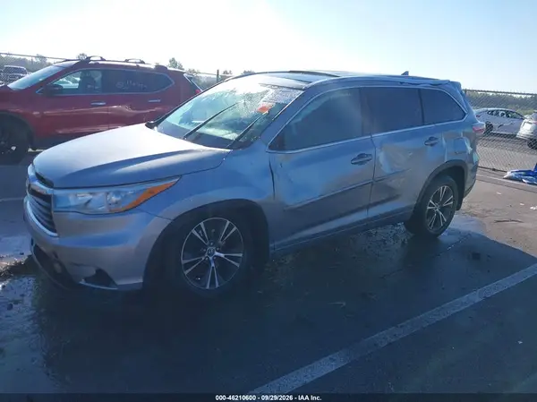5TDJKRFHXGS283322 — 2016 Toyota Highlander, фото 2 с аукциона IAAI, Опрокидывание