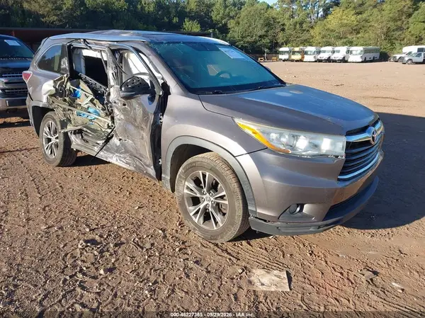 5TDKKRFH5GS128164 — 2016 Toyota Highlander, Правый бок (Right Side), фото до ремонта