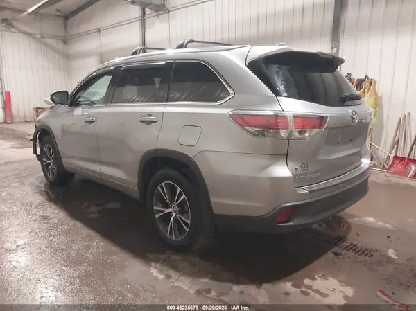 5TDKKRFH1GS126959 — 2016 Toyota Highlander, фото 3 с аукциона IAAI, Передняя часть