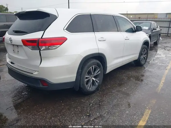 5TDZZRFH0HS230225 — 2017 Toyota Highlander, фото 4 с аукциона IAAI 14.10.2026, Задняя часть слева