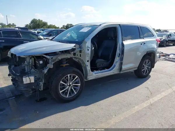5TDJZRFH1HS512953 — 2017 Toyota Highlander, фото 2 с аукциона IAAI, Левый бок