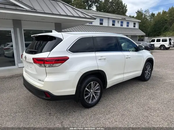 5TDJZRFH9HS362817 — 2017 Toyota Highlander, фото 16 с аукциона IAAI 14.10.2026, Естественный износ