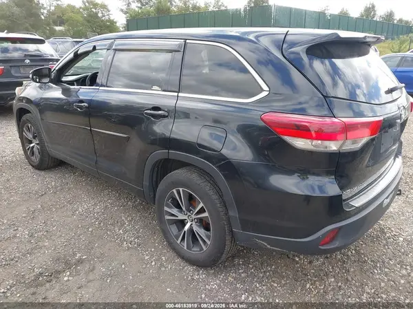 5TDZARFH5HS026477 — 2017 Toyota Highlander, фото 3 с аукциона IAAI 06.10.2026, Естественный износ