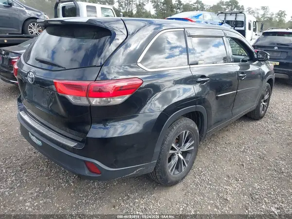 5TDZARFH5HS026477 — 2017 Toyota Highlander, фото 4 с аукциона IAAI 06.10.2026, Естественный износ