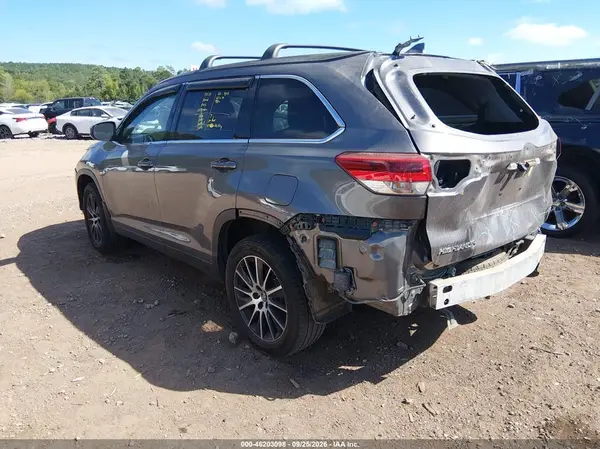 5TDKZRFHXHS509196 — 2017 Toyota Highlander, фото 3 с аукциона IAAI, Передняя часть