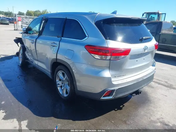 5TDYZRFH0HS232777 — 2017 Toyota Highlander, фото 3 с аукциона IAAI, Левый бок