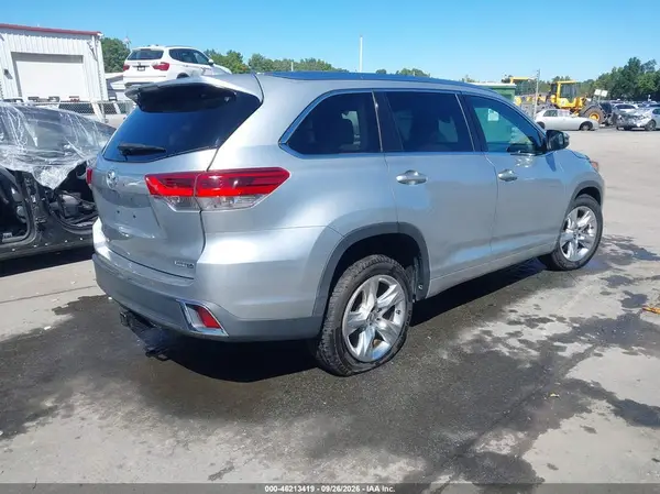 5TDYZRFH0HS232777 — 2017 Toyota Highlander, фото 4 с аукциона IAAI, Левый бок