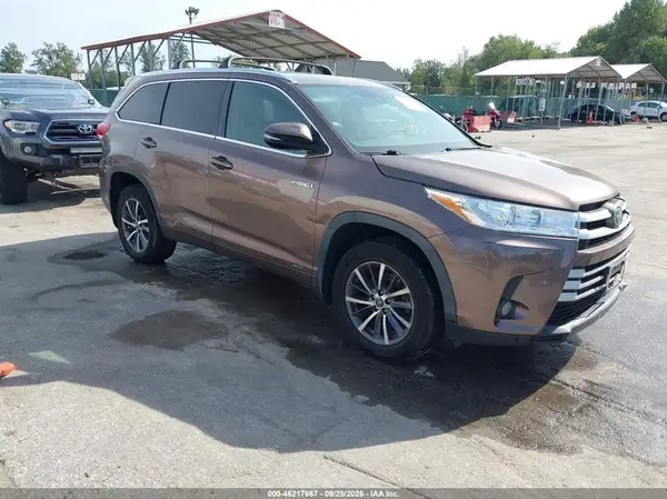 5TDJGRFH0HS025586 — 2017 Toyota Highlander, LEFT & RIGHT SIDE, фото до ремонта