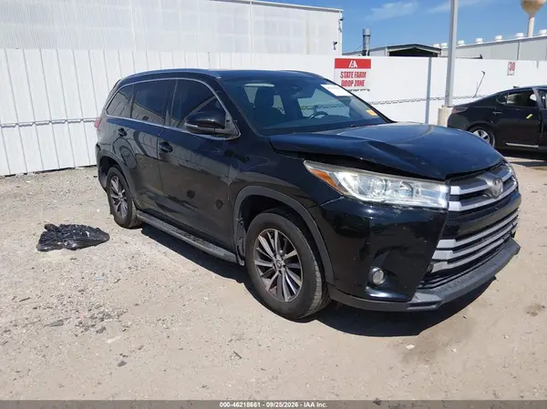 5TDKZRFH6HS509471 — 2017 Toyota Highlander, Передняя часть (Front End), фото до ремонта