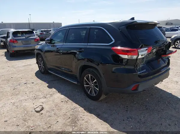 5TDKZRFH6HS509471 — 2017 Toyota Highlander, фото 3 с аукциона IAAI, Передняя часть