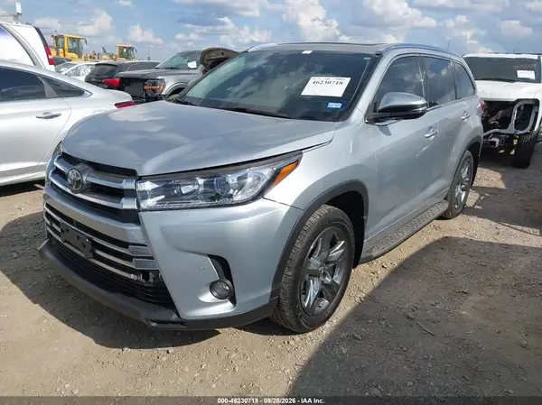 5TDYZRFH5HS200990 — 2017 Toyota Highlander, фото 2 с аукциона IAAI, Передняя часть справа