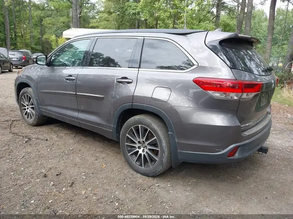 5TDJZRFH2HS456294 — 2017 Toyota Highlander, фото 3 с аукциона IAAI 06.10.2026, Естественный износ