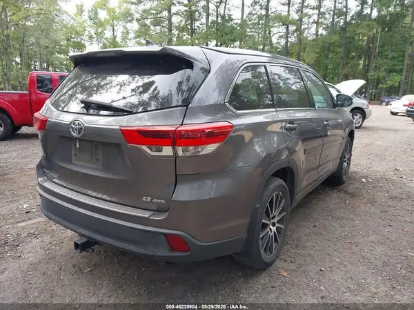 5TDJZRFH2HS456294 — 2017 Toyota Highlander, фото 4 с аукциона IAAI 06.10.2026, Естественный износ