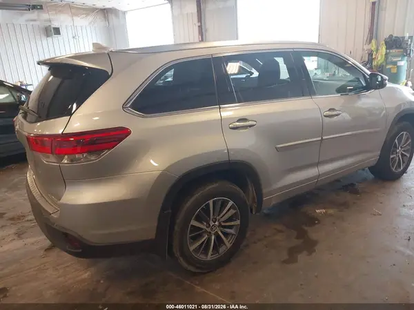 5TDJZRFH2JS871881 — 2018 Toyota Highlander, фото 4 с аукциона IAAI, Передняя часть