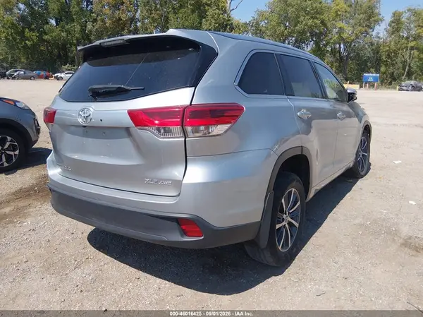 5TDJZRFH2JS808991 — 2018 Toyota Highlander, фото 4 с аукциона IAAI 14.10.2026, Левый бок
