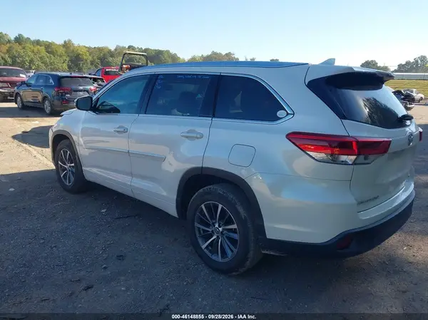 5TDKZRFHXJS275499 — 2018 Toyota Highlander, фото 3 с аукциона IAAI 11.10.2026, Передняя часть