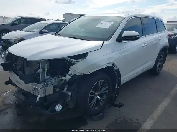 5TDBZRFH1JS909525 — 2018 Toyota Highlander, фото 2 с аукциона IAAI 07.10.2026, Передняя часть слева
