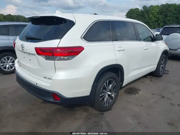 5TDBZRFH1JS909525 — 2018 Toyota Highlander, фото 4 с аукциона IAAI 07.10.2026, Передняя часть слева