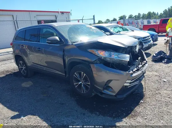 5TDZARFHXJS039943 — 2018 Toyota Highlander, Передняя часть (Front End), фото до ремонта