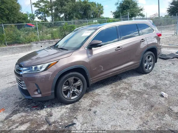 5TDYZRFH0JS276476 — 2018 Toyota Highlander, фото 2 с аукциона IAAI, Передняя часть справа
