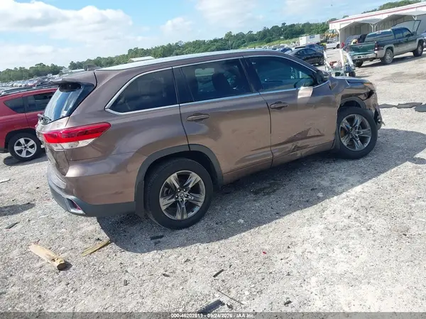 5TDYZRFH0JS276476 — 2018 Toyota Highlander, фото 4 с аукциона IAAI, Передняя часть справа