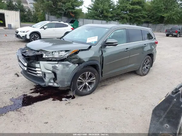 5TDBZRFH0JS904848 — 2018 Toyota Highlander, фото 2 с аукциона IAAI, Передняя часть слева