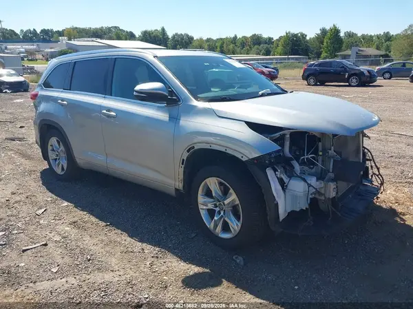 5TDDZRFH5JS826995 — 2018 Toyota Highlander, Передняя часть (Front & Rear), фото до ремонта