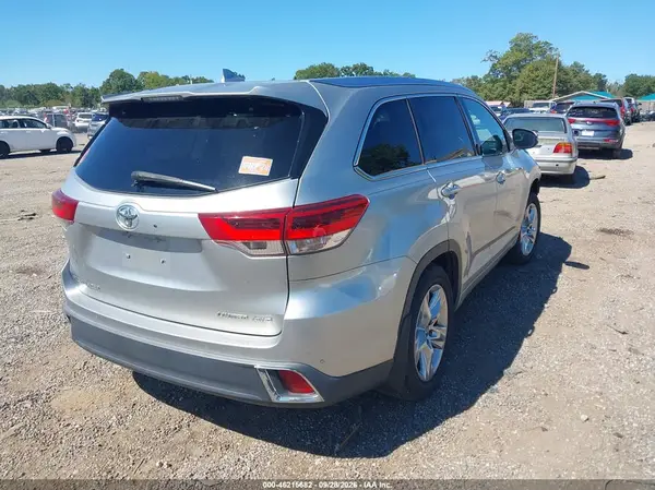 5TDDZRFH5JS826995 — 2018 Toyota Highlander, фото 4 с аукциона IAAI, Передняя часть